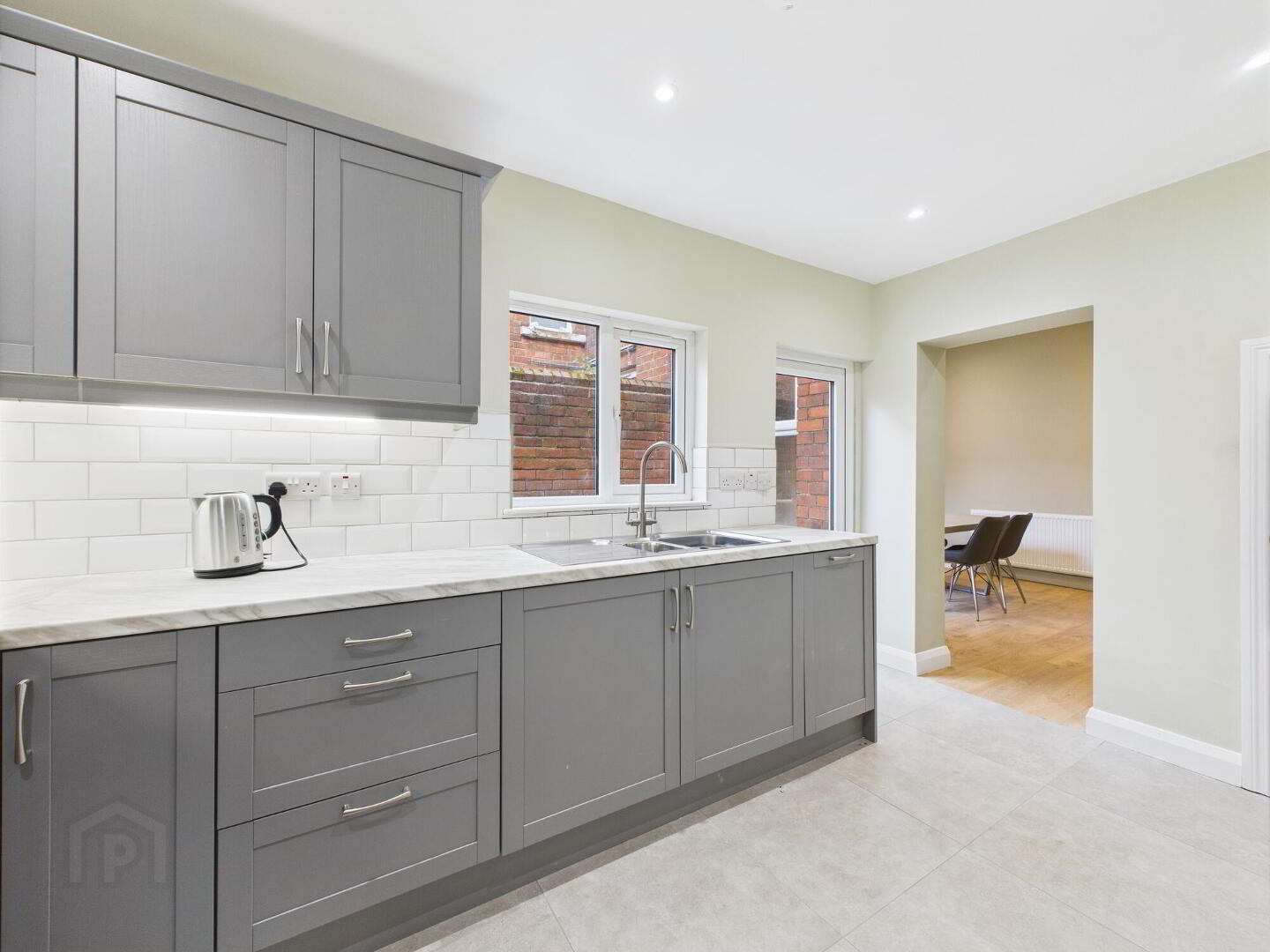 204 Ravenhill Avenue 4 of 17