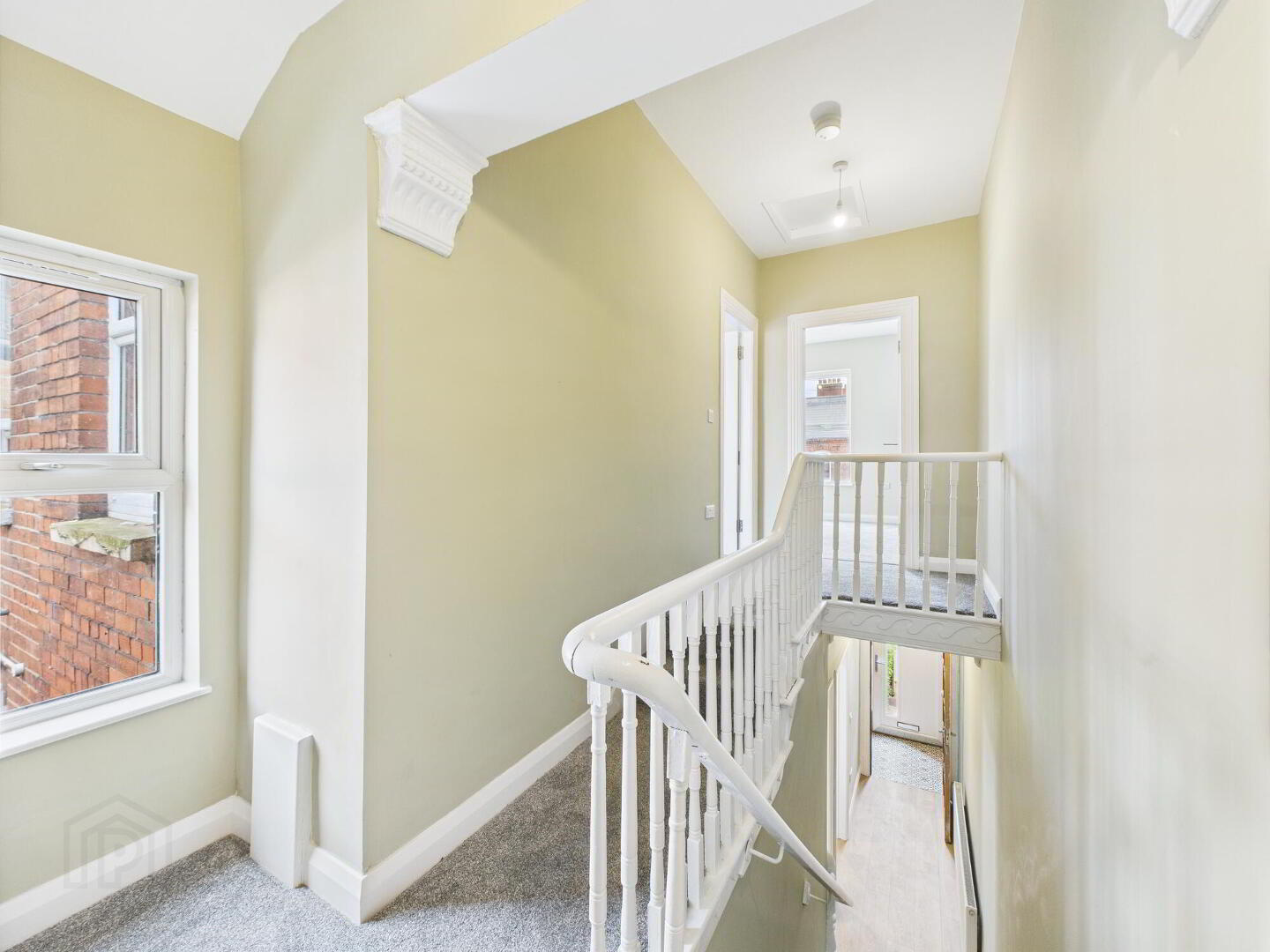 204 Ravenhill Avenue 8 of 17