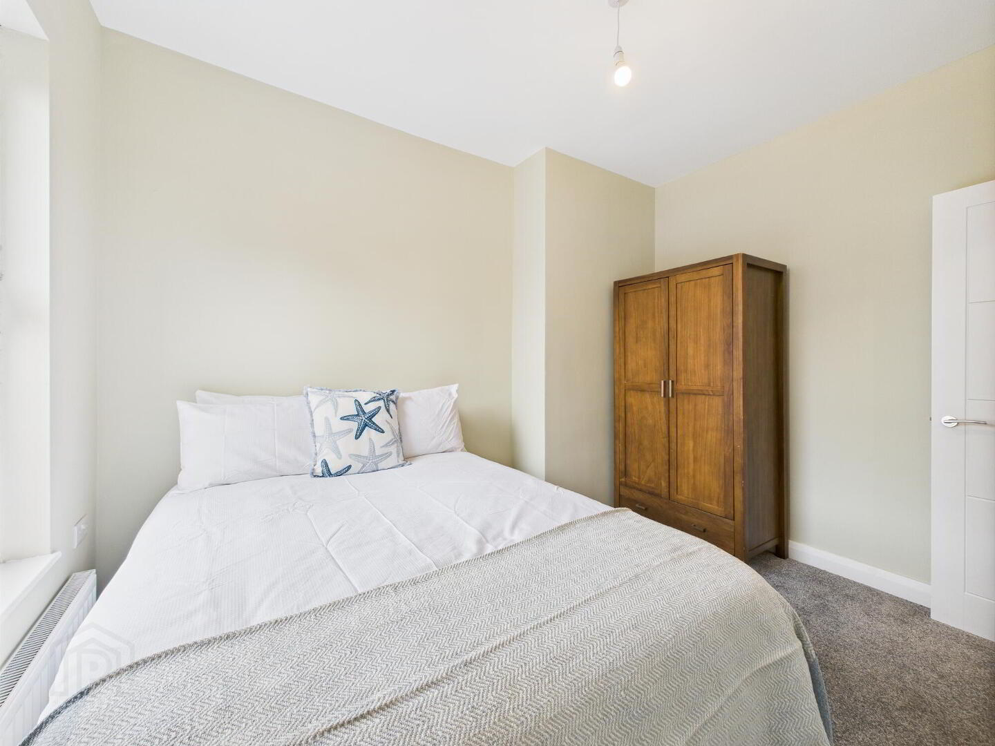 204 Ravenhill Avenue 16 of 17
