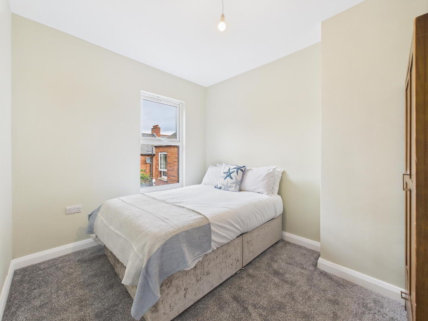 204 Ravenhill Avenue 15 of 17