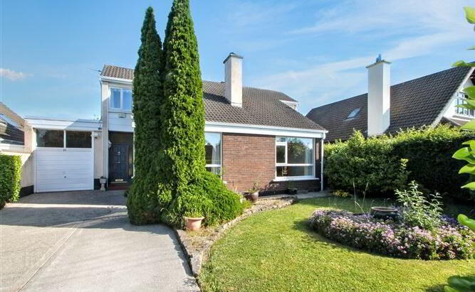 60 Shrewsbury Lawn 2 of 44