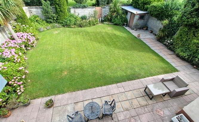 60 Shrewsbury Lawn 27 of 44