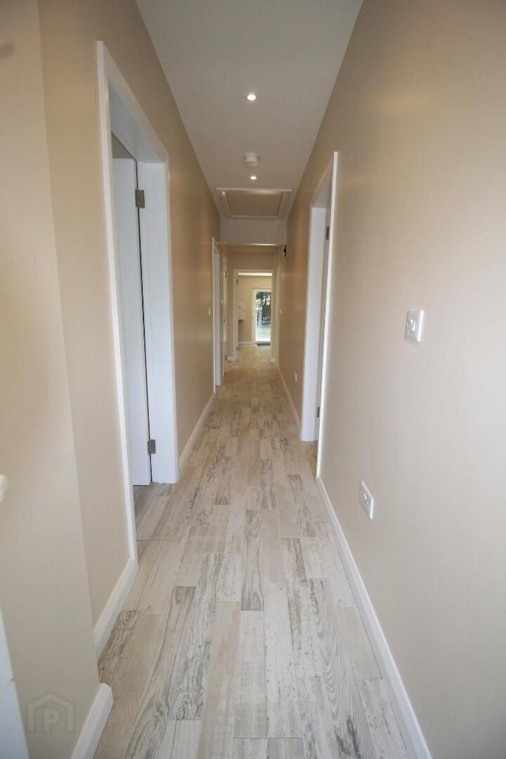 Glen Road 3 of 22