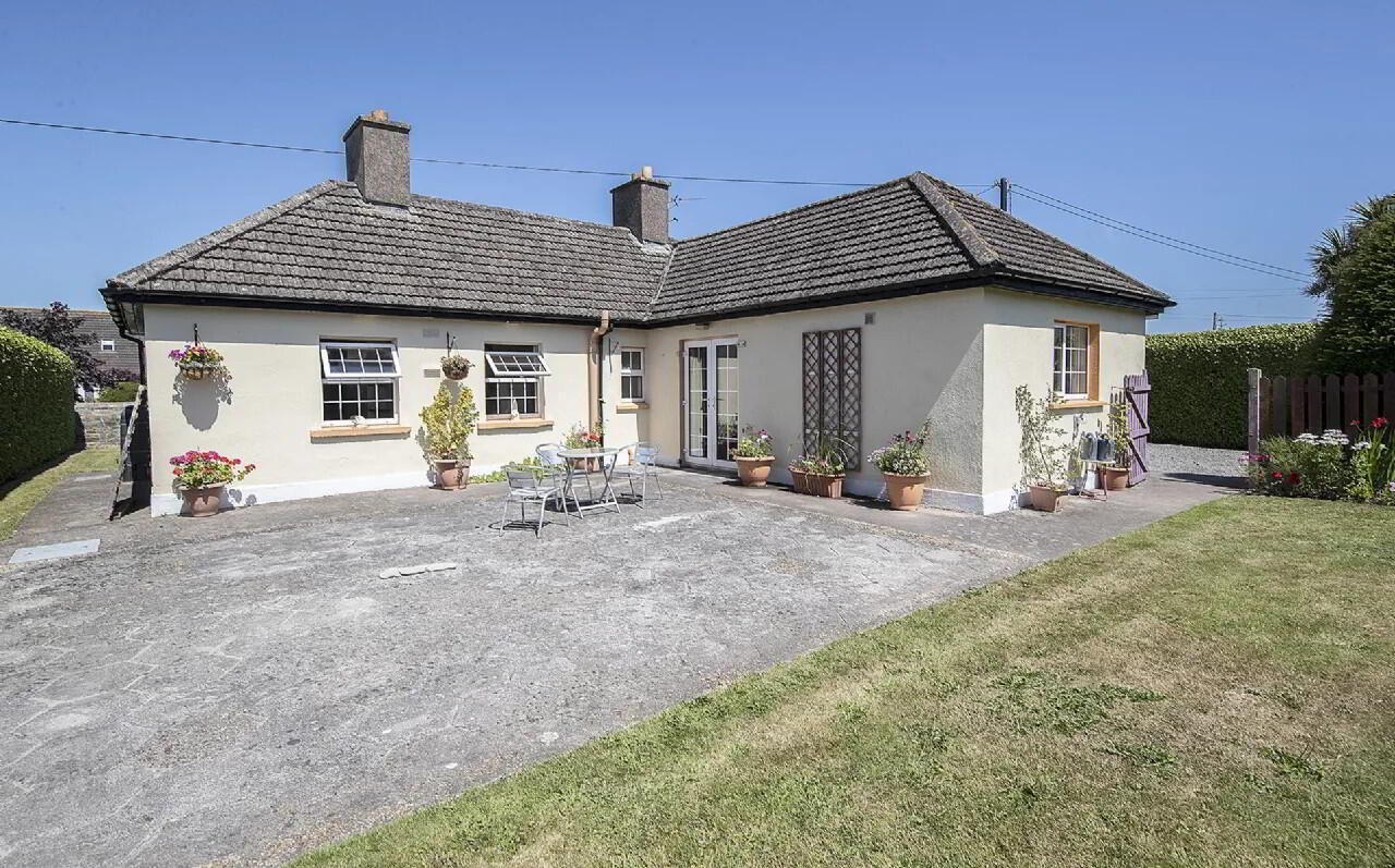 Yellow Shell Cottage 4 of 24