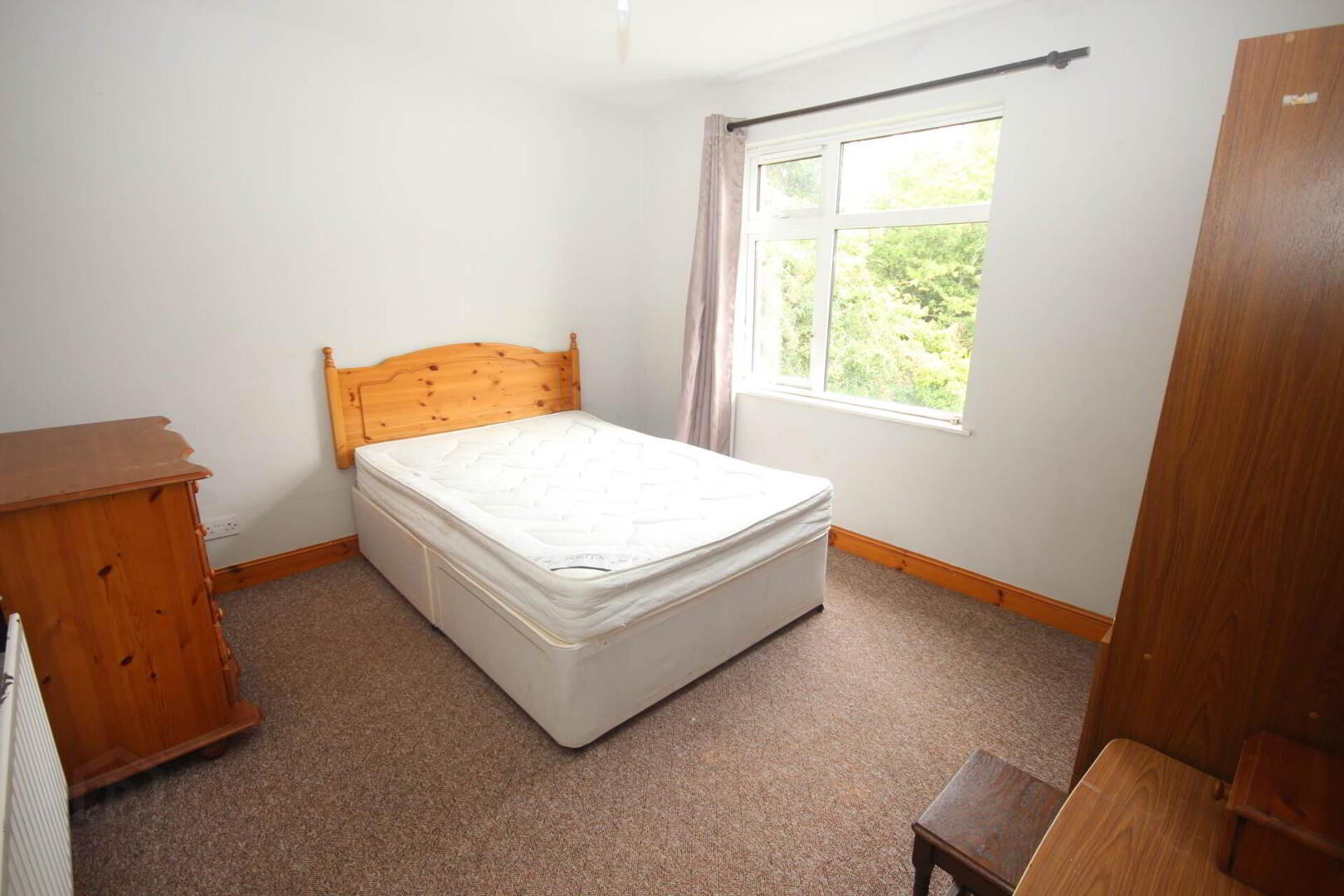 1 Beechwood Park 12 of 17