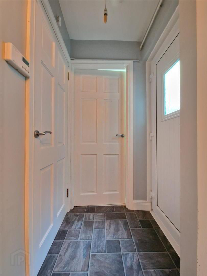 86 Grove Street East 7 of 10