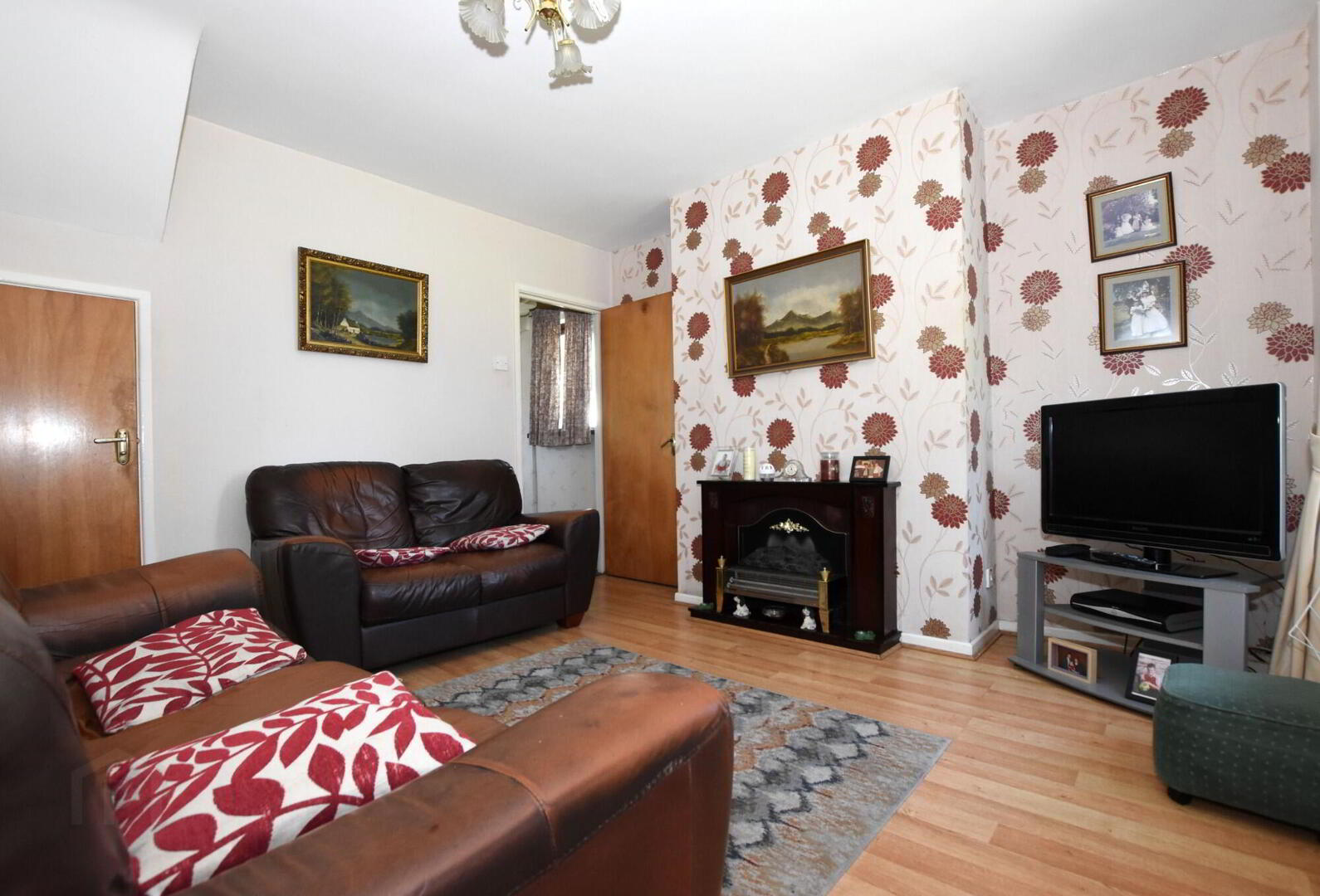 A Country Cottage On Grounds Extending To Approximat, 0.6 Acre 3 of 19
