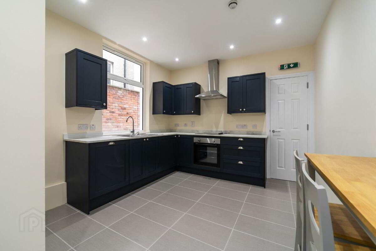 Apt 1, 112 Eglantine Avenue 5 of 14