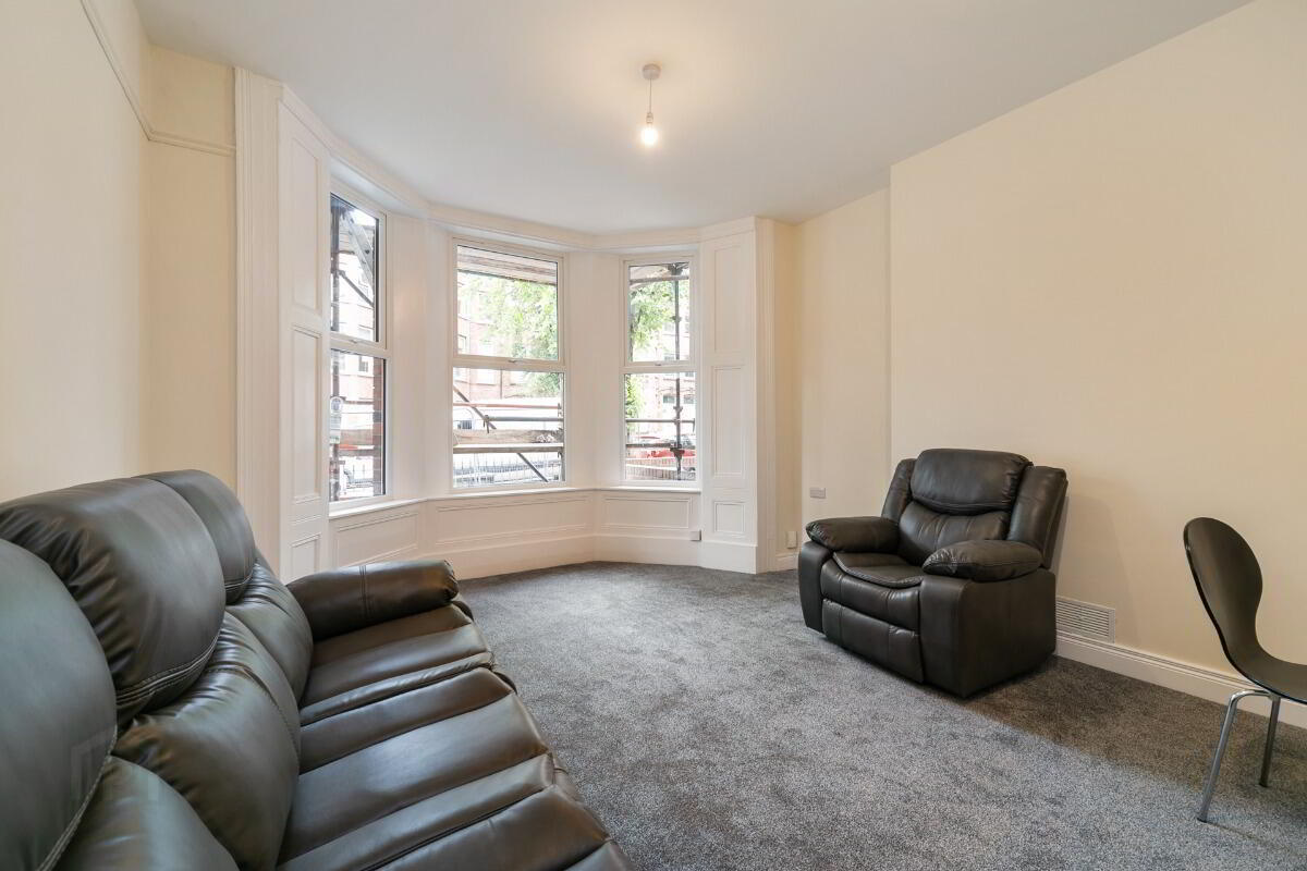 Apt 1, 112 Eglantine Avenue 1 of 14