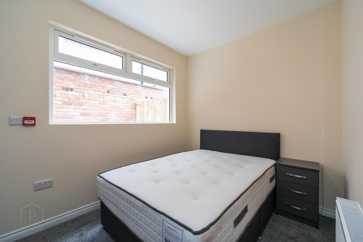 Apt 1, 112 Eglantine Avenue 8 of 14