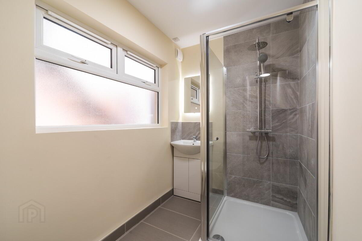 Apt 1, 112 Eglantine Avenue 10 of 14