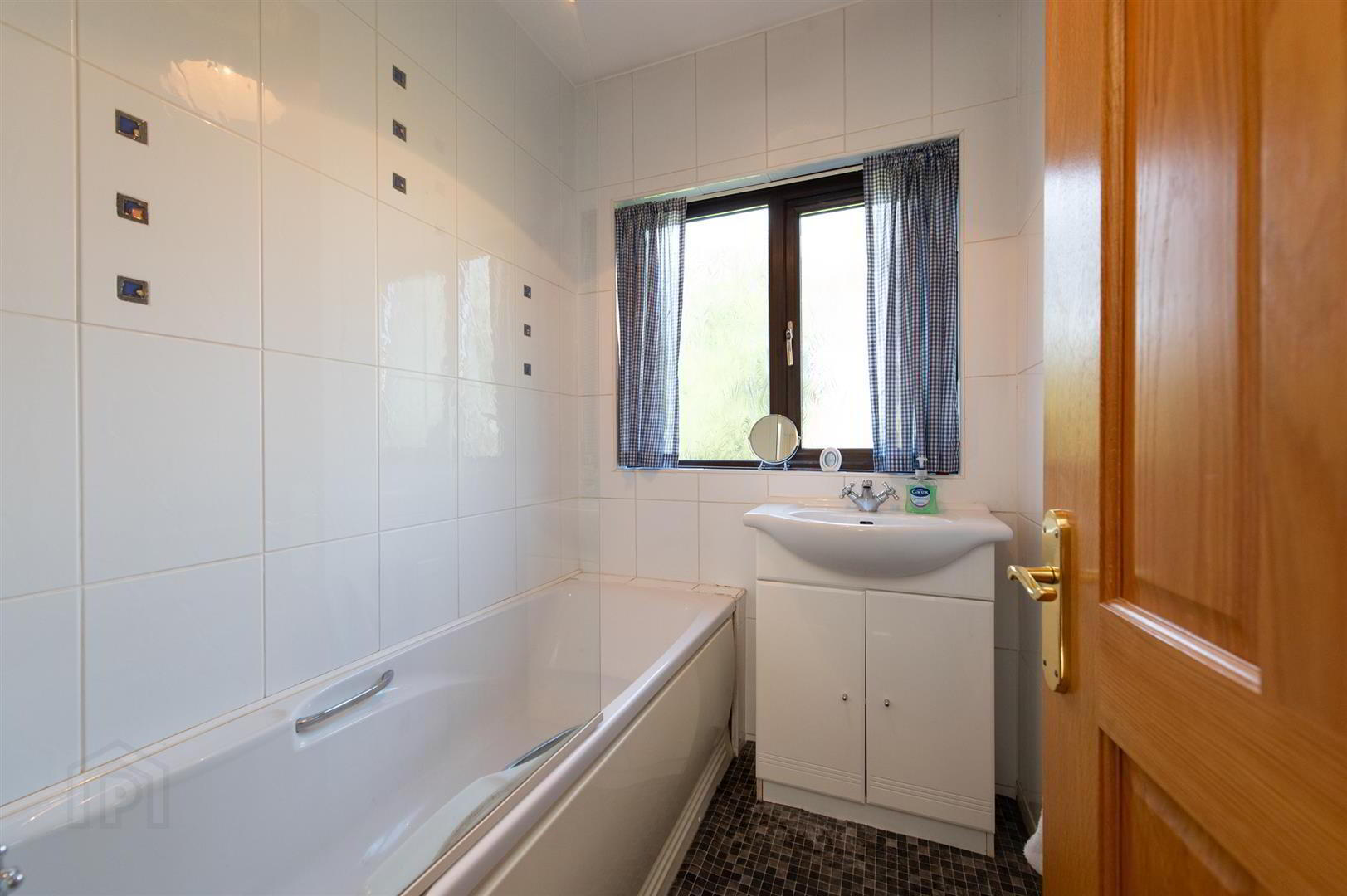 4 Kensington Avenue 12 of 16