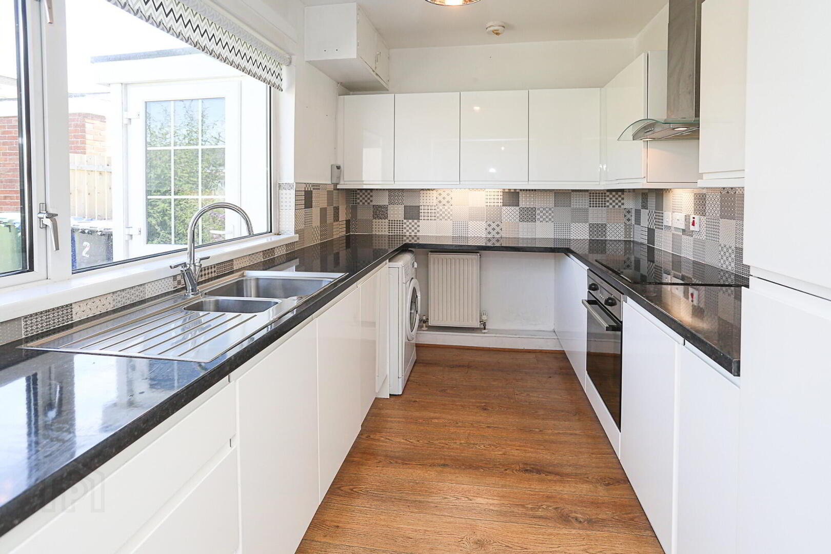 2 Rathmore Park 6 of 13