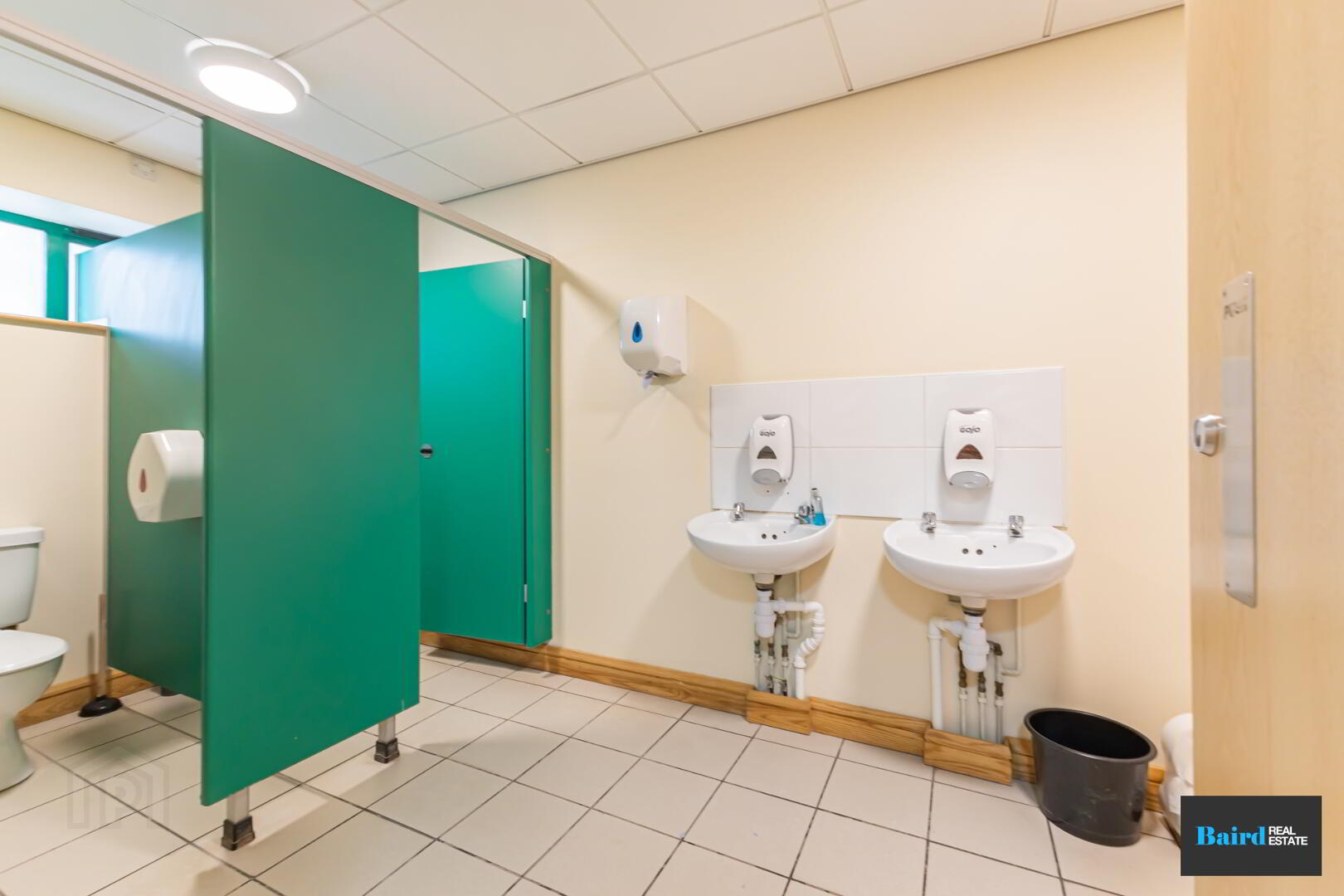 First Floor, 81 Gortgonis Road 26 of 28