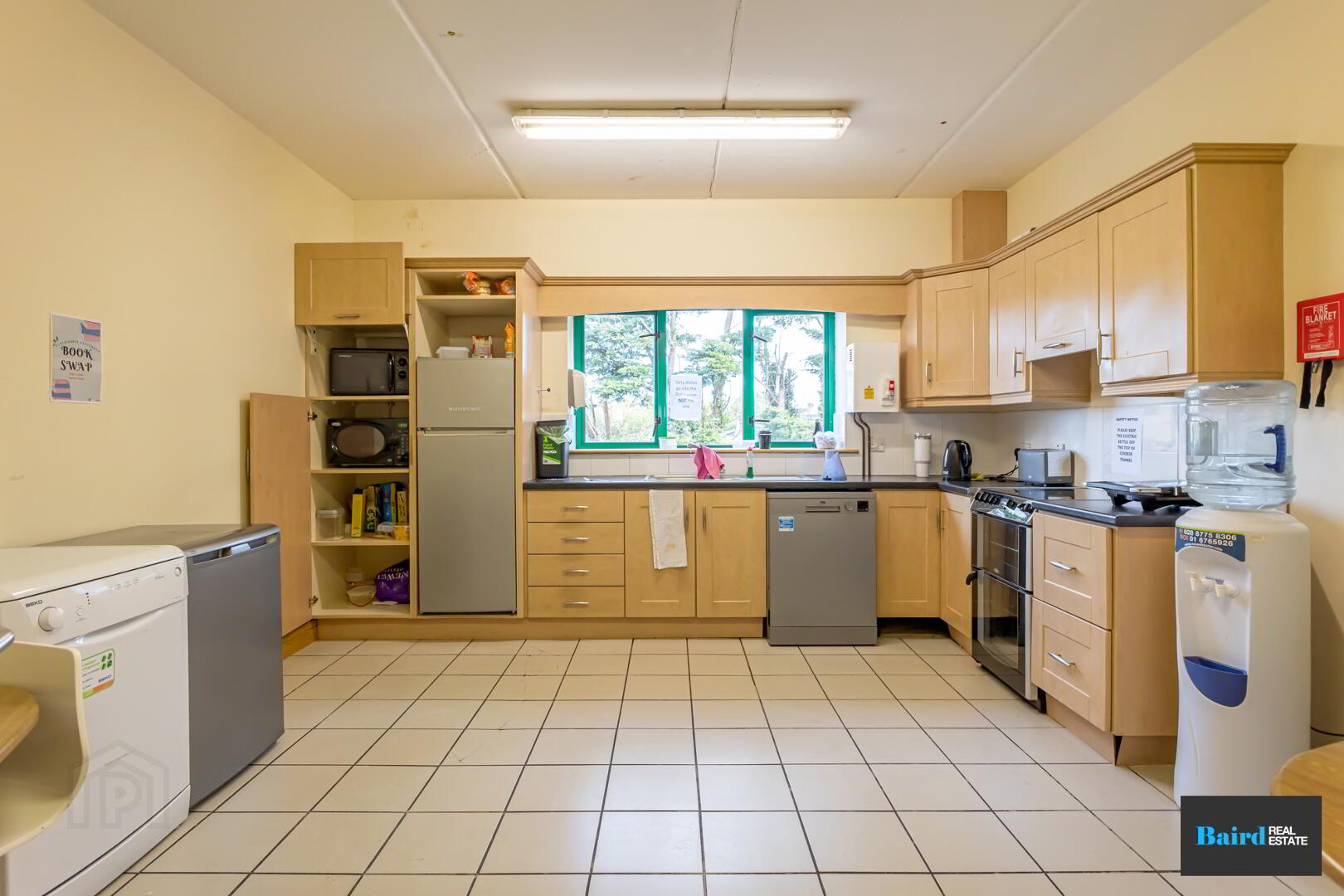 First Floor, 81 Gortgonis Road 7 of 28