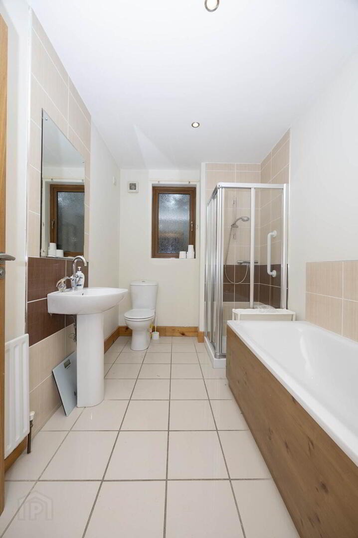 5 Woodville Mews 12 of 21
