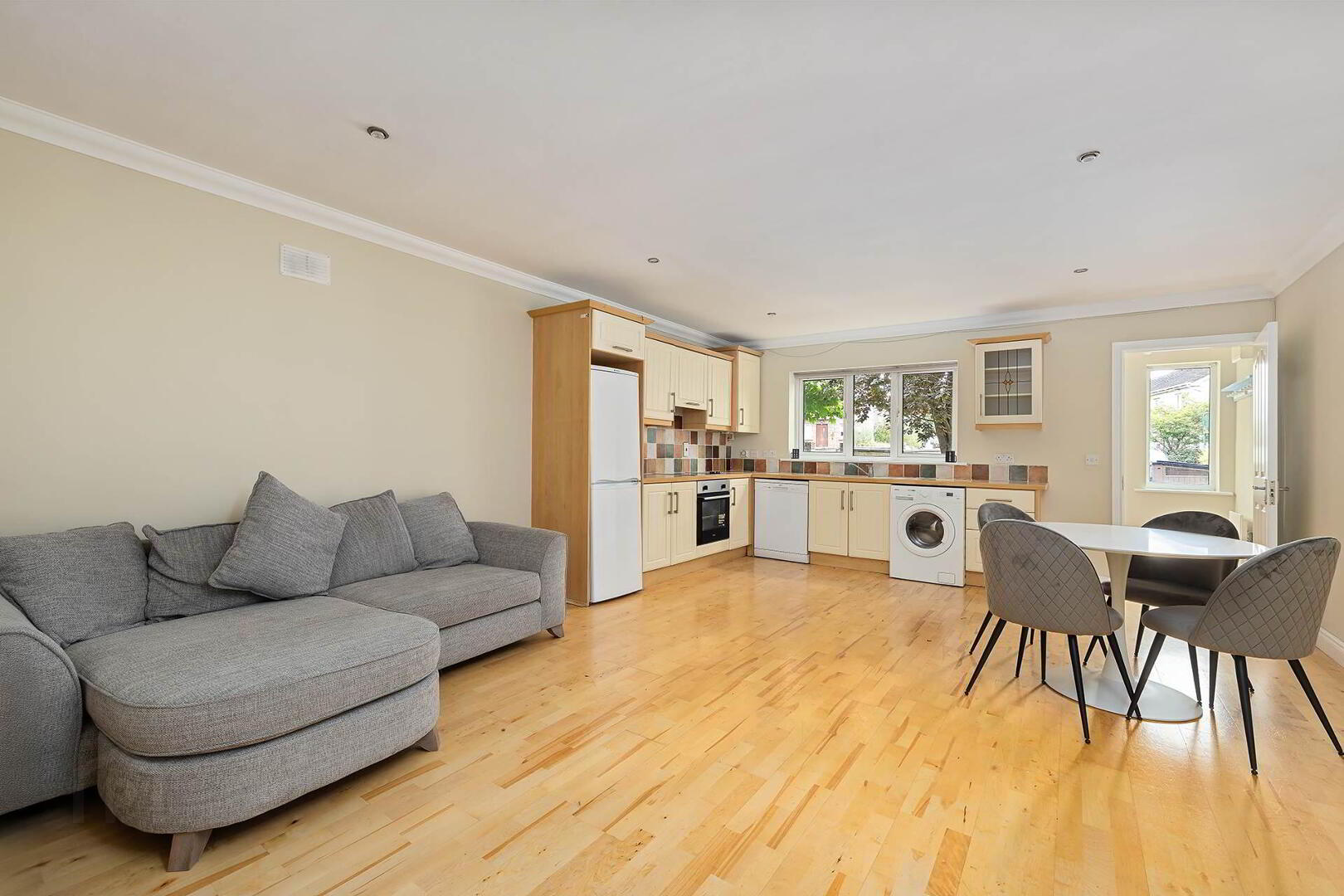 Apt 17, Capdoo Court 6 of 17