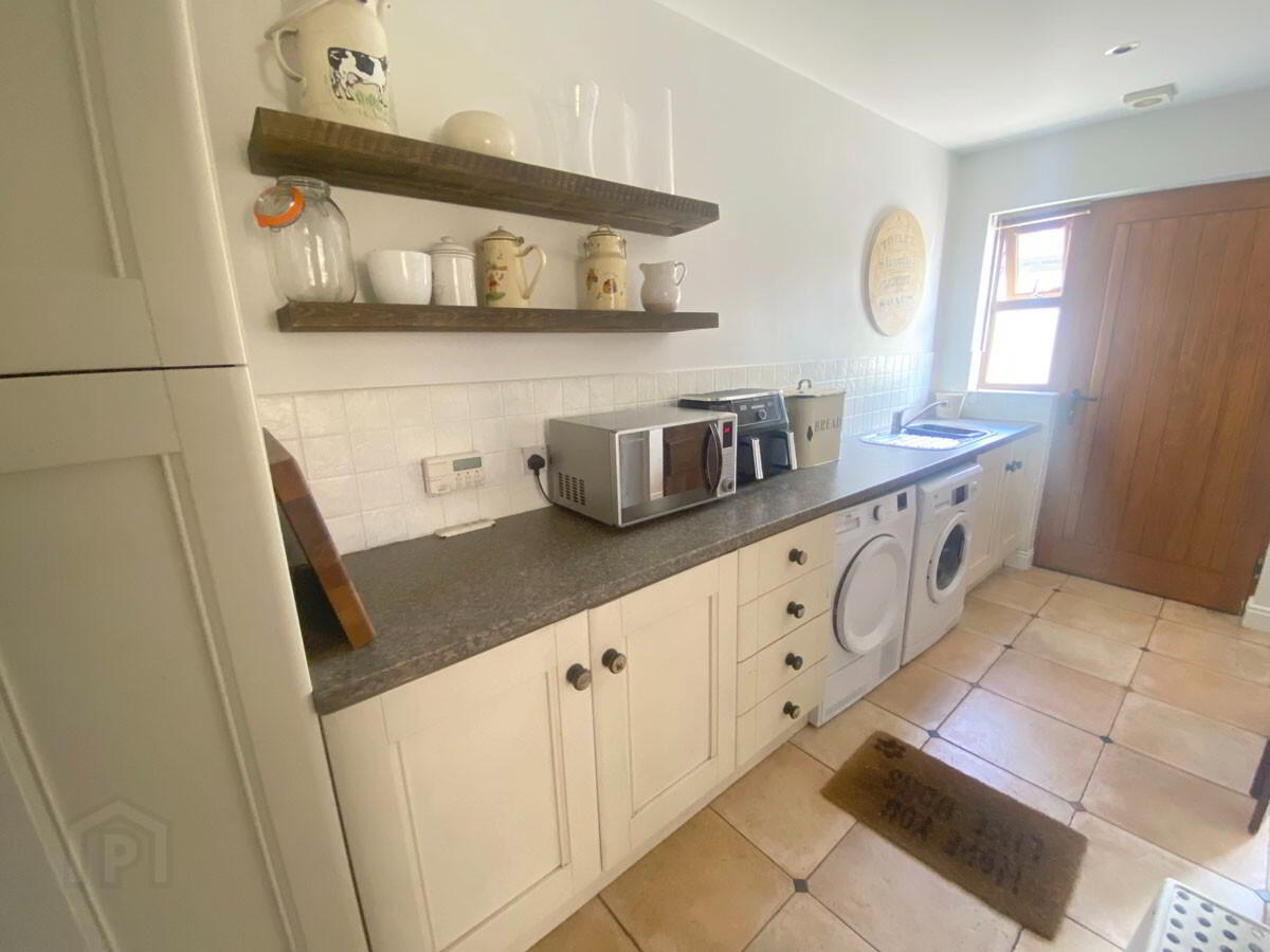42c Circular Road 14 of 35