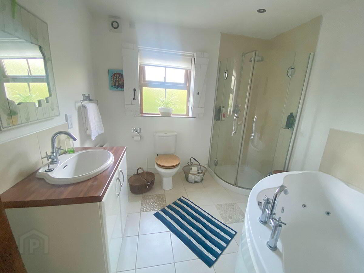 42c Circular Road 18 of 35