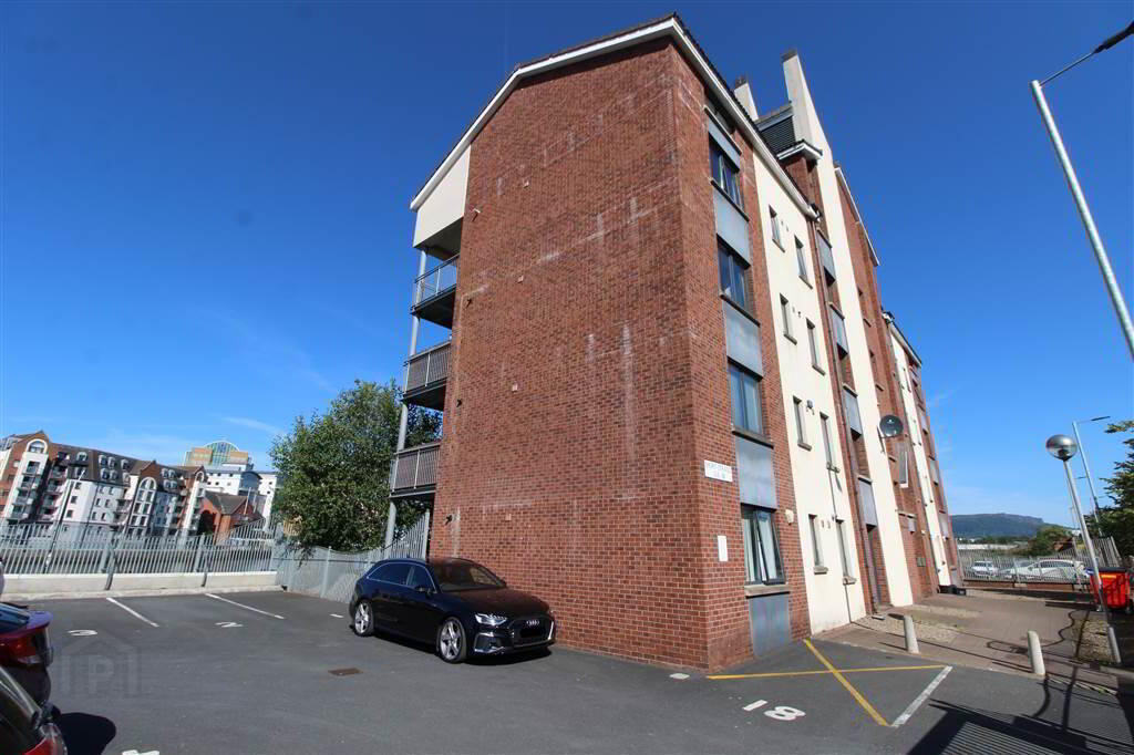 3b Pottinger's Quay 1 of 8