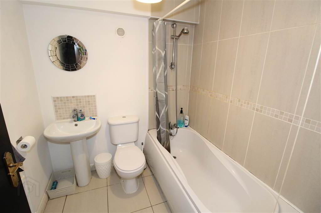 3b Pottinger's Quay 6 of 8