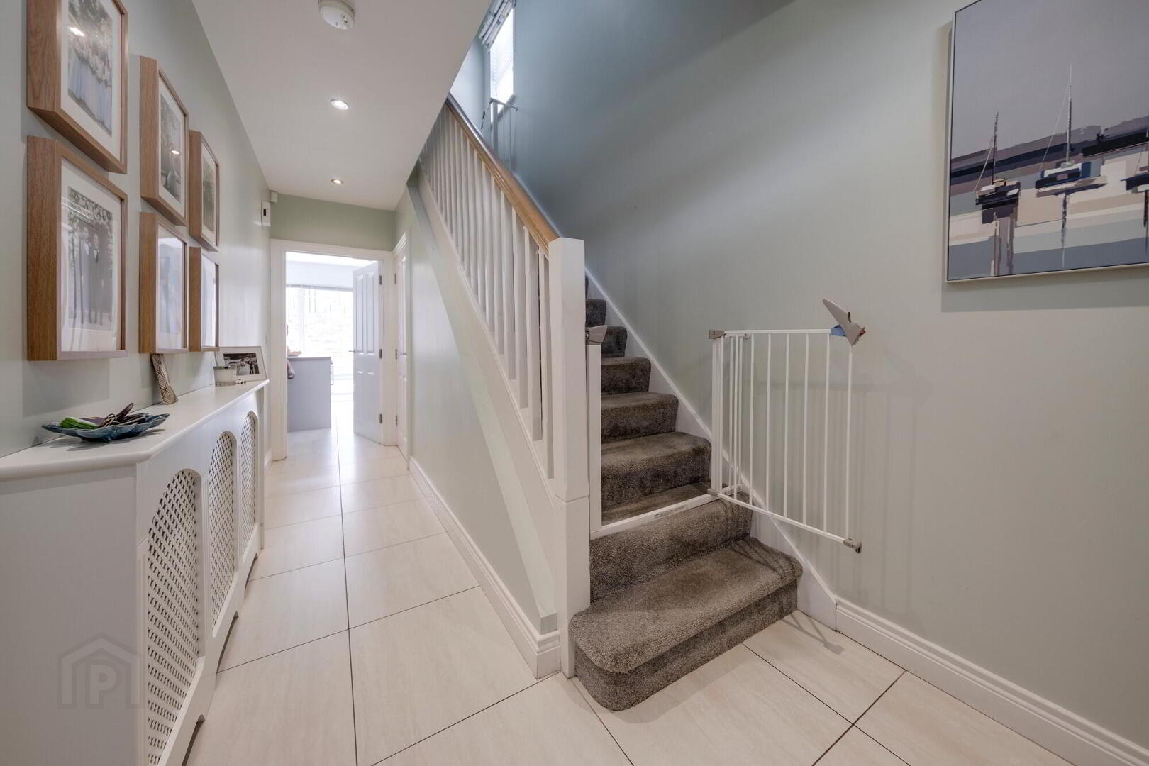 44 Farm Lodge Lane 2 of 23