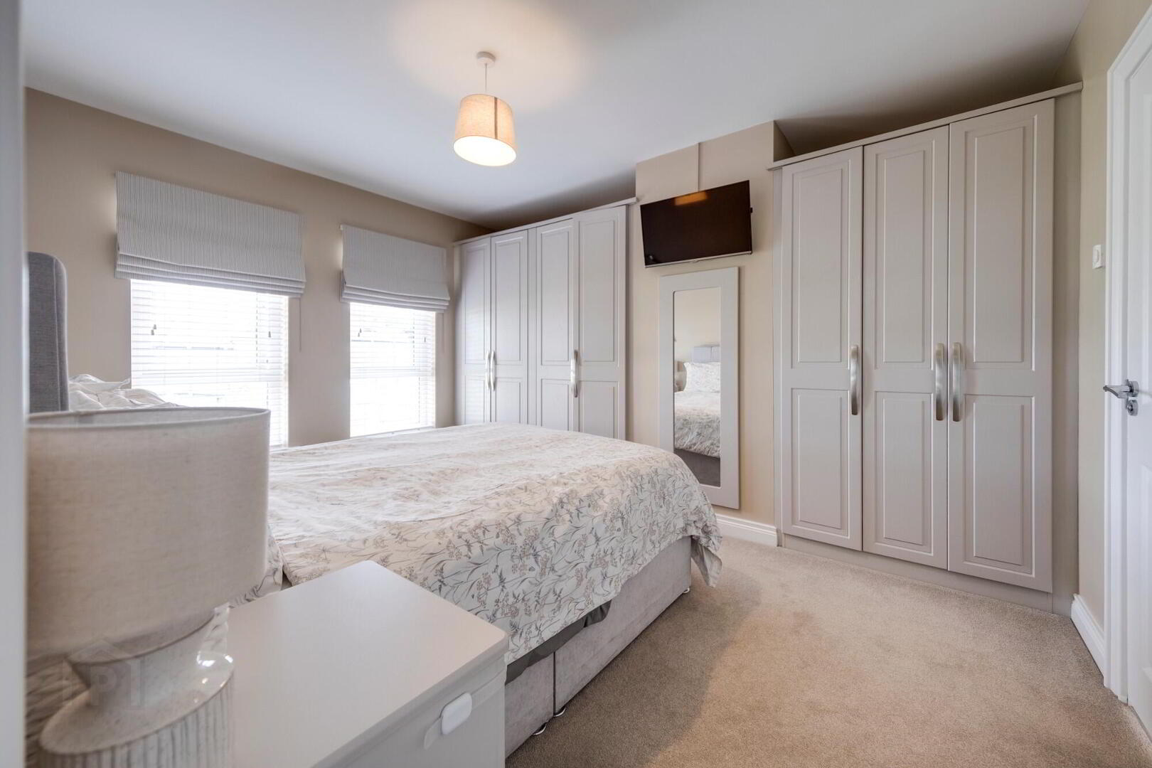 44 Farm Lodge Lane 6 of 23