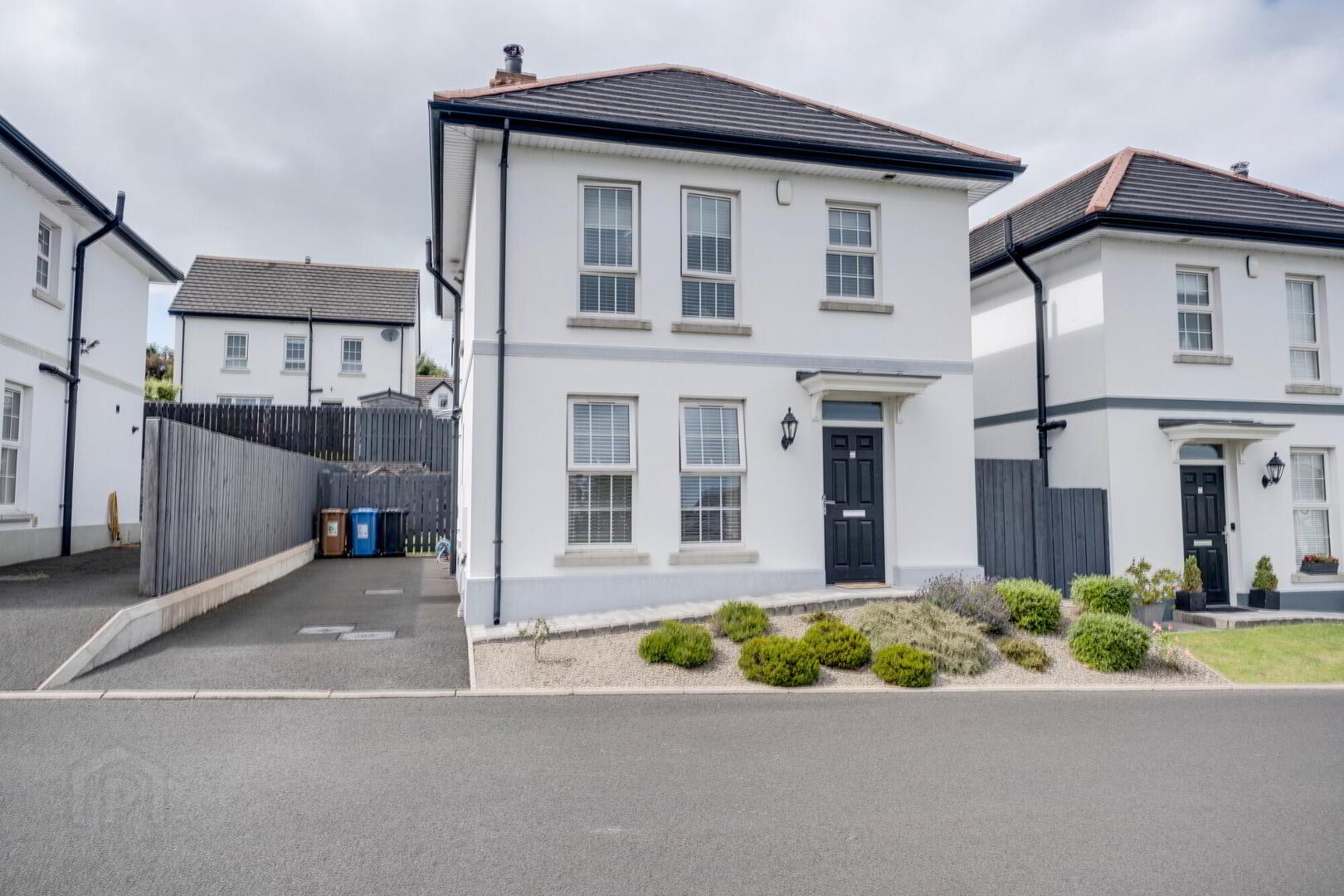44 Farm Lodge Lane 1 of 23