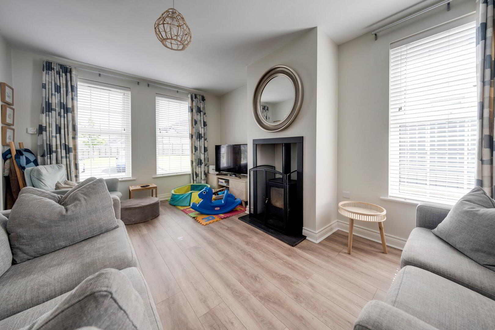 44 Farm Lodge Lane 9 of 23