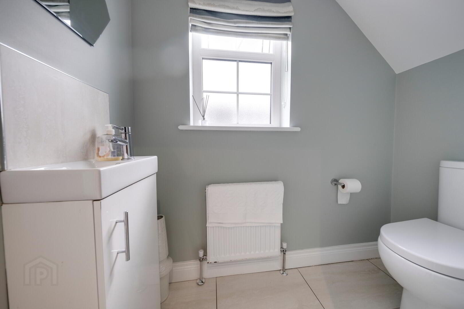 44 Farm Lodge Lane 14 of 23