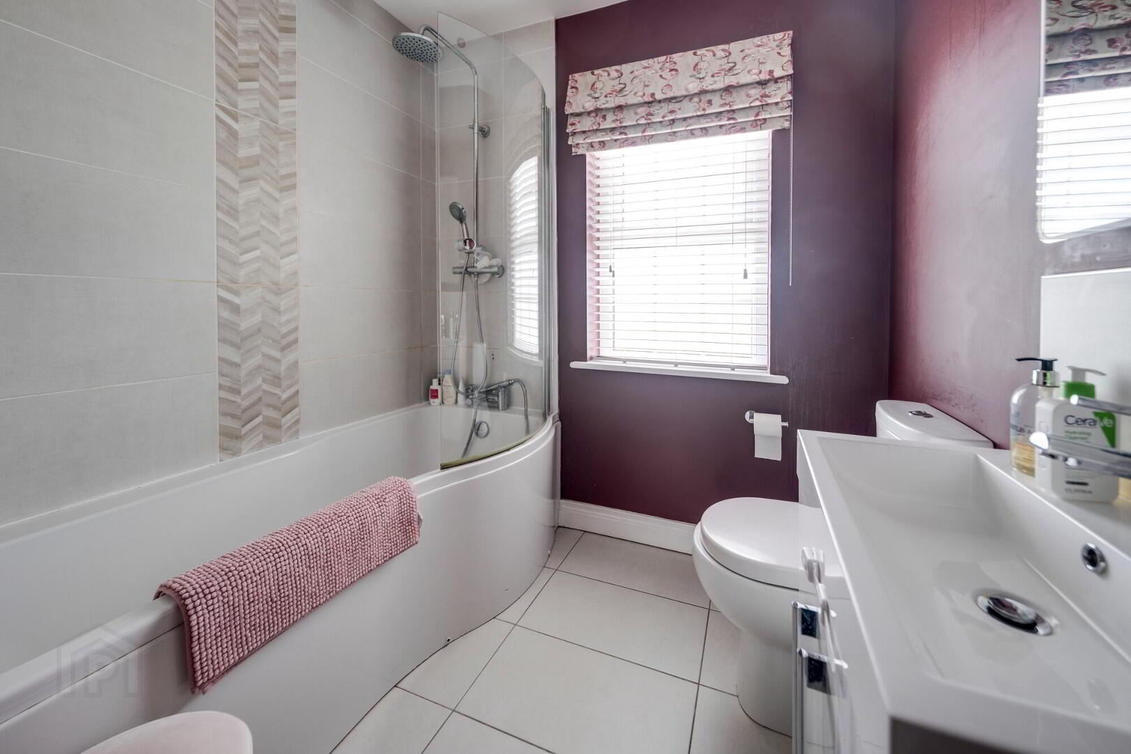 44 Farm Lodge Lane 19 of 23