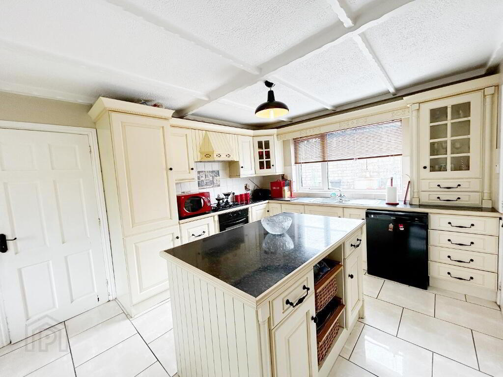 135 Clanabogan Road 7 of 29