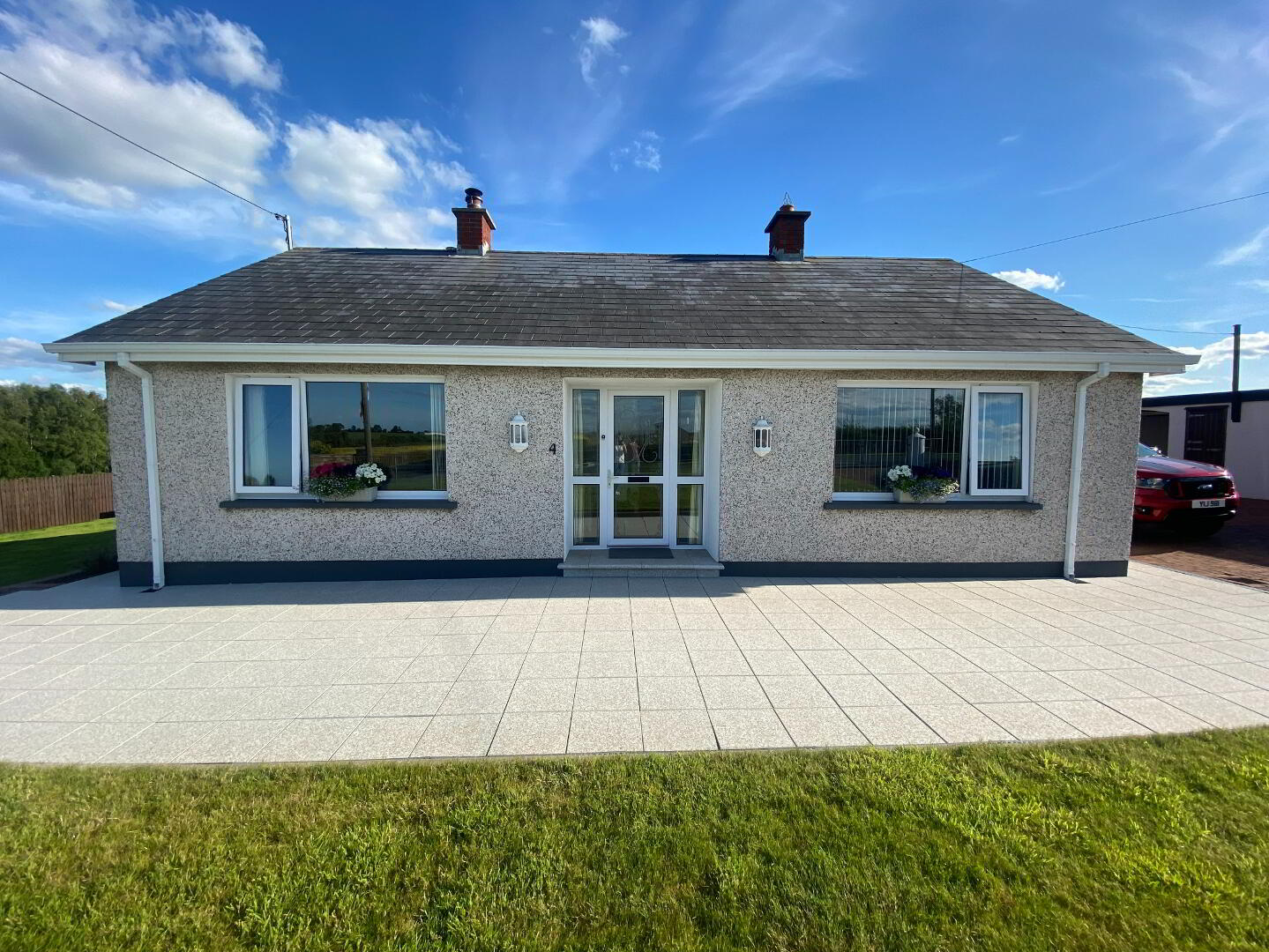 4 Moss Road 1 of 27