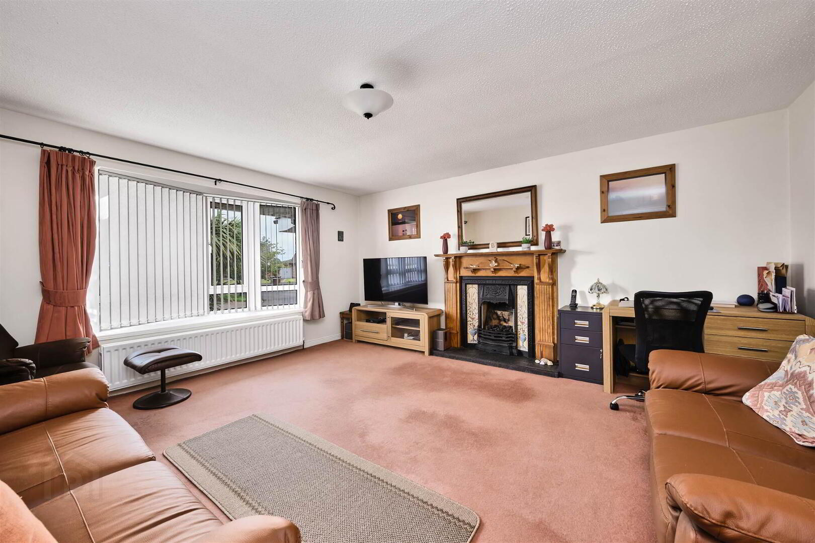 2 Aghermore Gardens 3 of 22