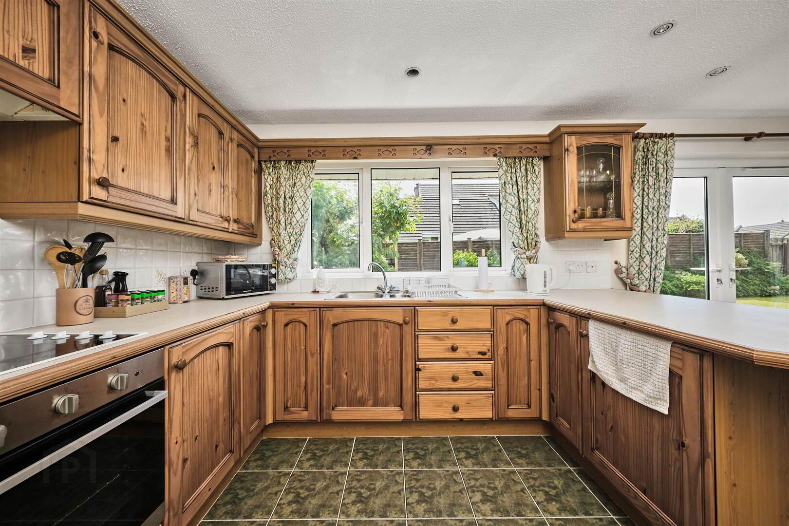 2 Aghermore Gardens 6 of 22