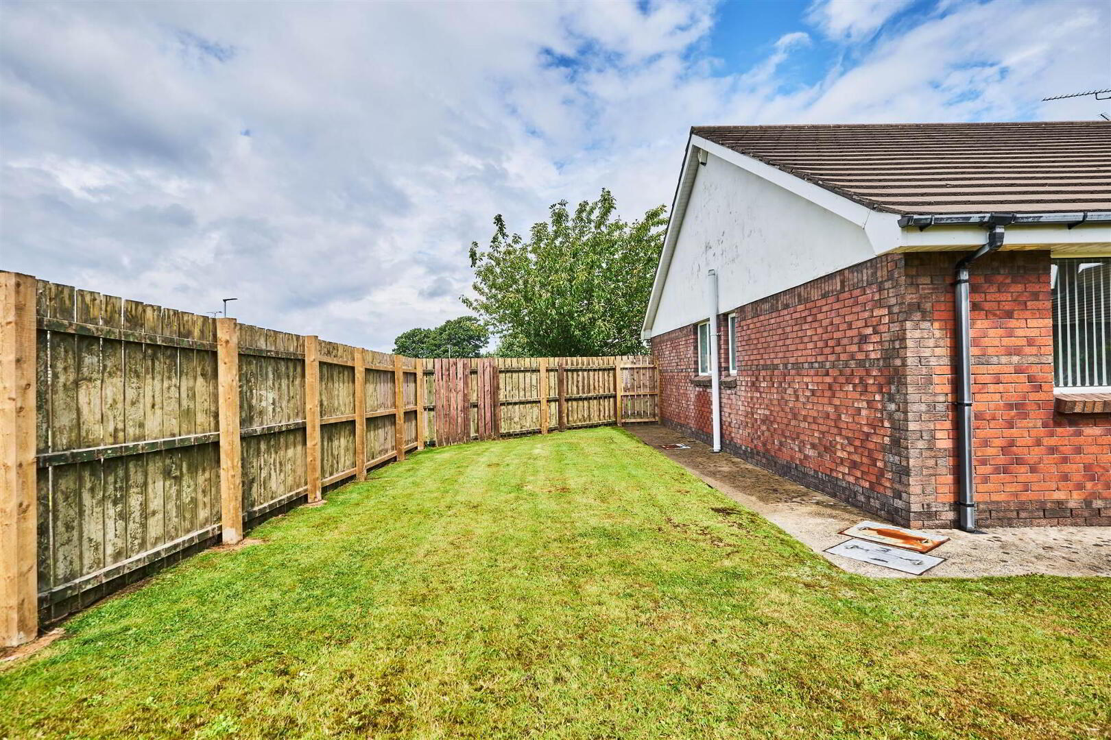 2 Aghermore Gardens 21 of 22