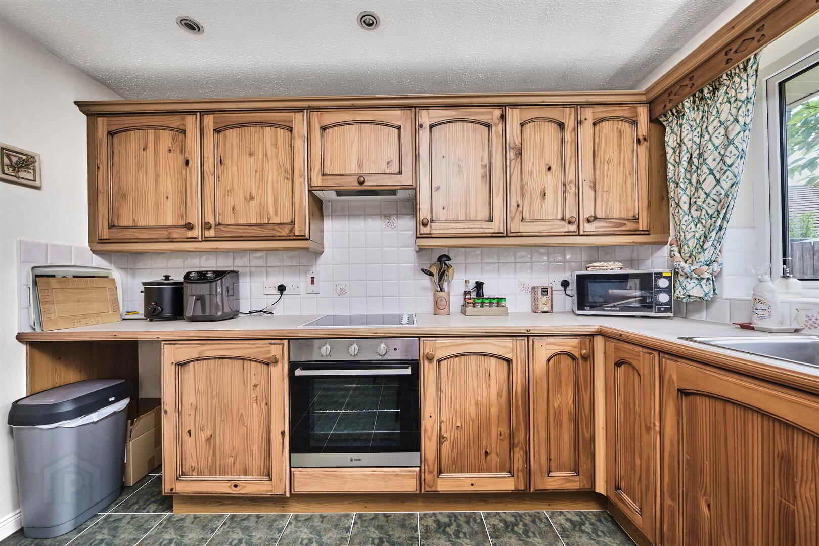 2 Aghermore Gardens 5 of 22