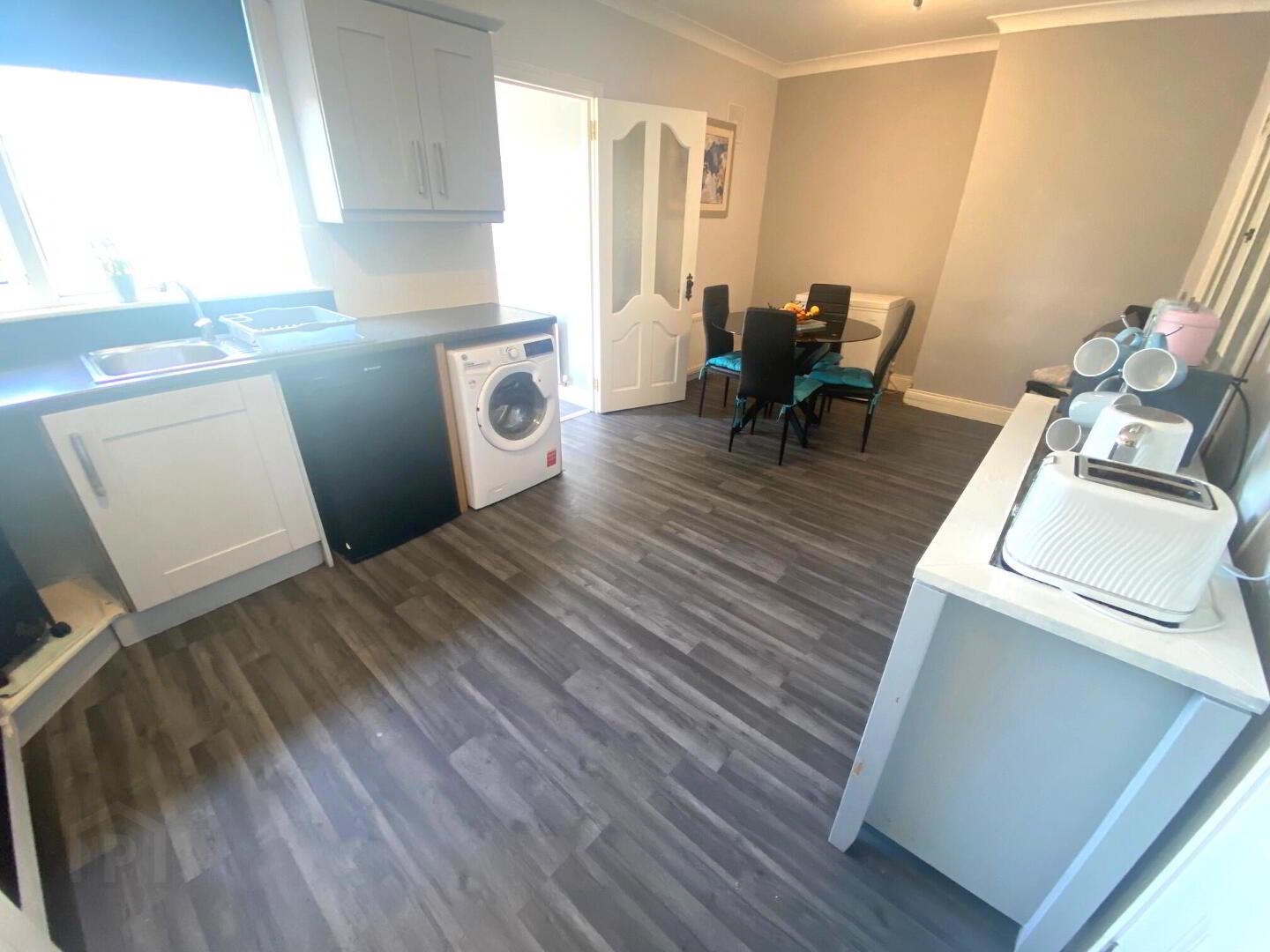Palmerstown Avenue 6 of 19