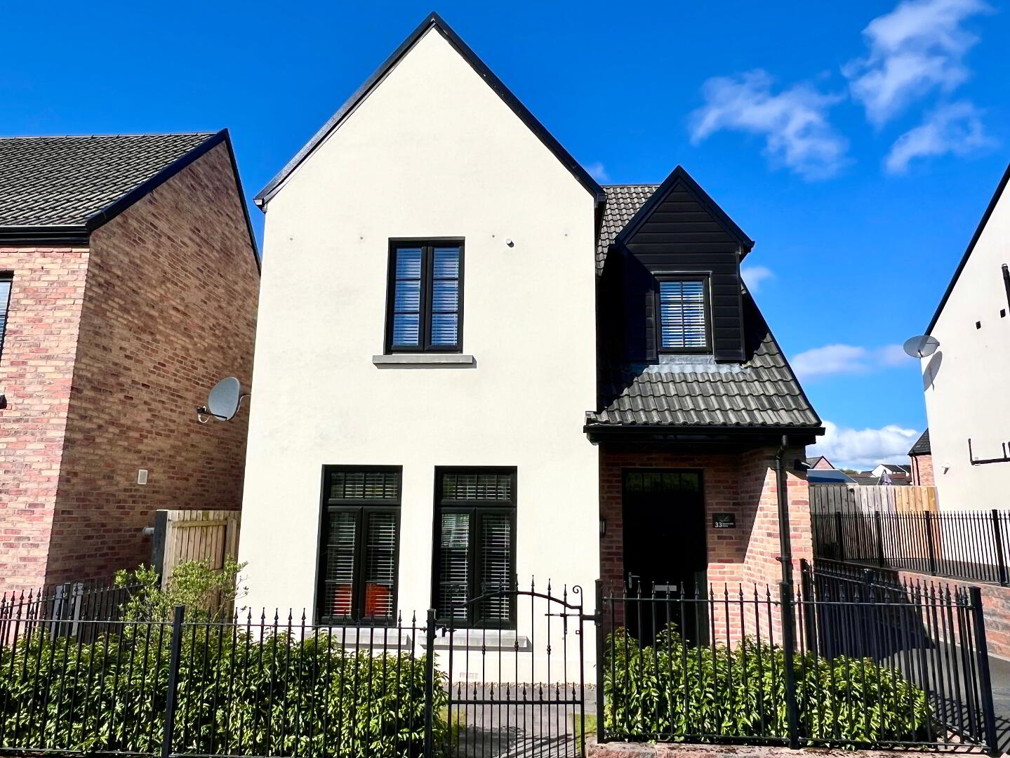 33 Beechhill View 1 of 42