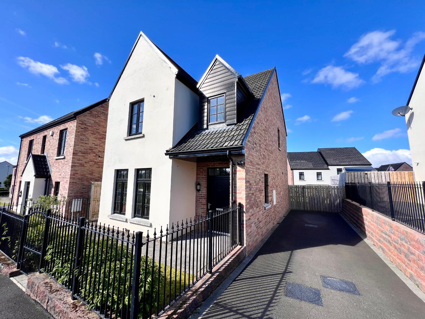 33 Beechhill View 3 of 42
