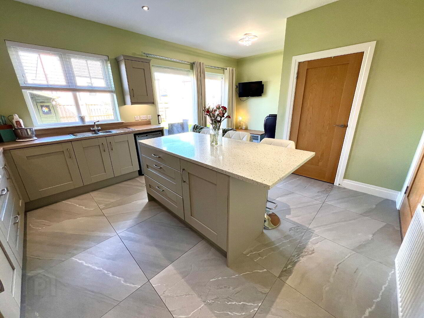 33 Beechhill View 18 of 42