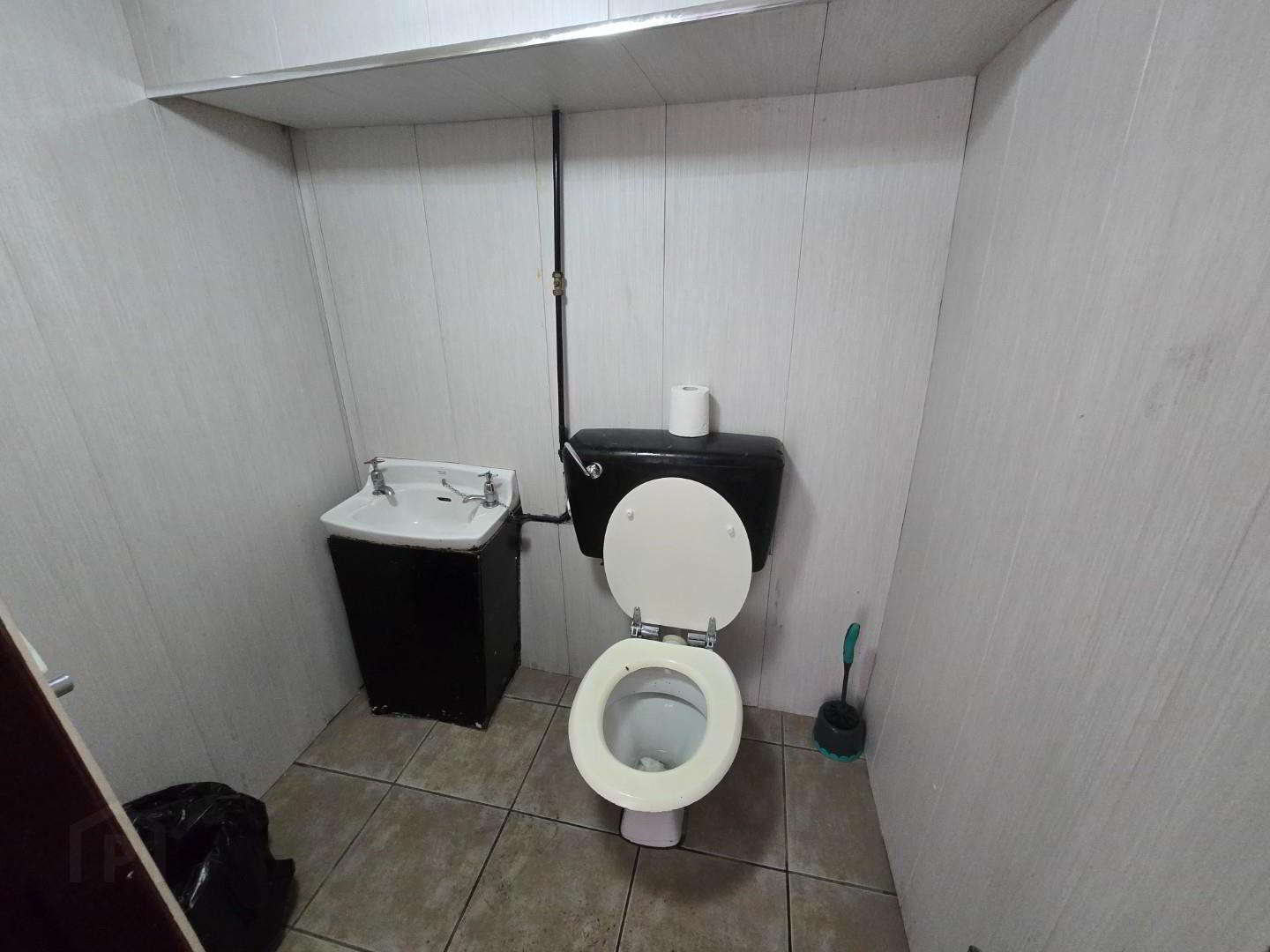 16 Upper Water Street 13 of 24