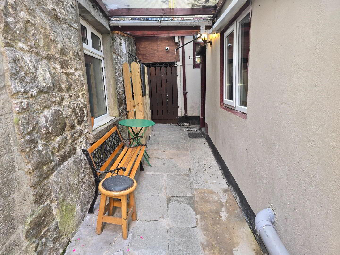 16 Upper Water Street 9 of 24