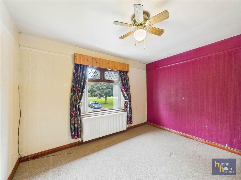 2 Riverside Crescent 10 of 16