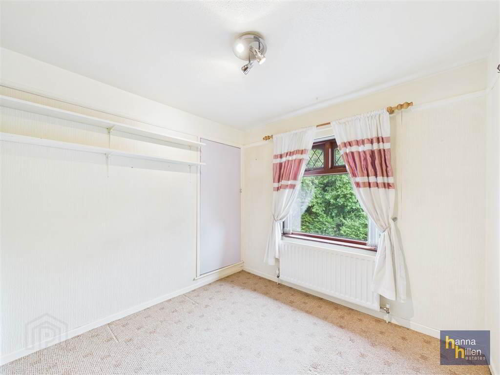 2 Riverside Crescent 9 of 16