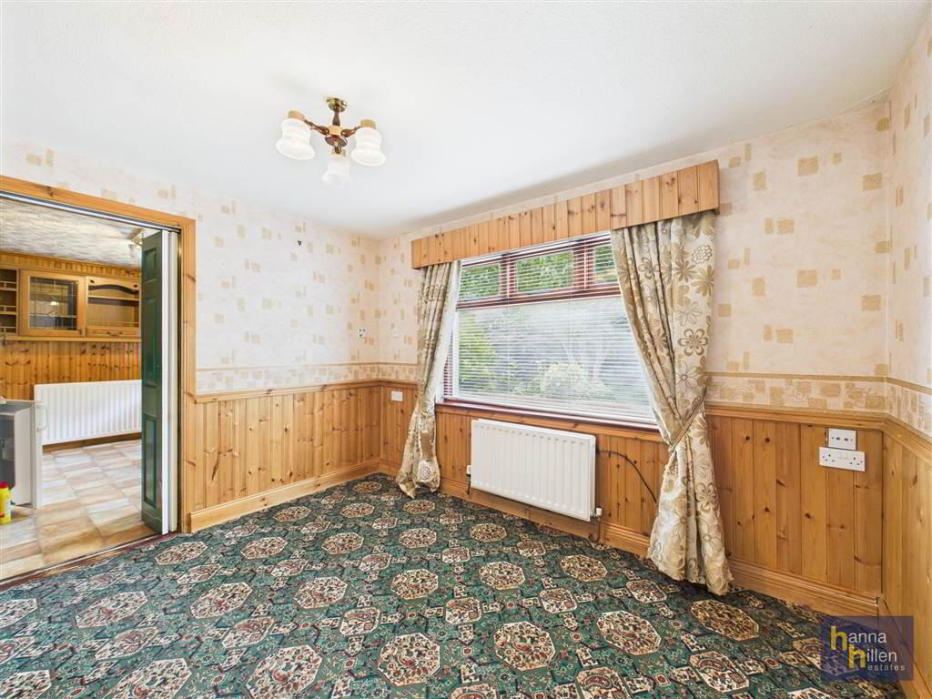 2 Riverside Crescent 4 of 16
