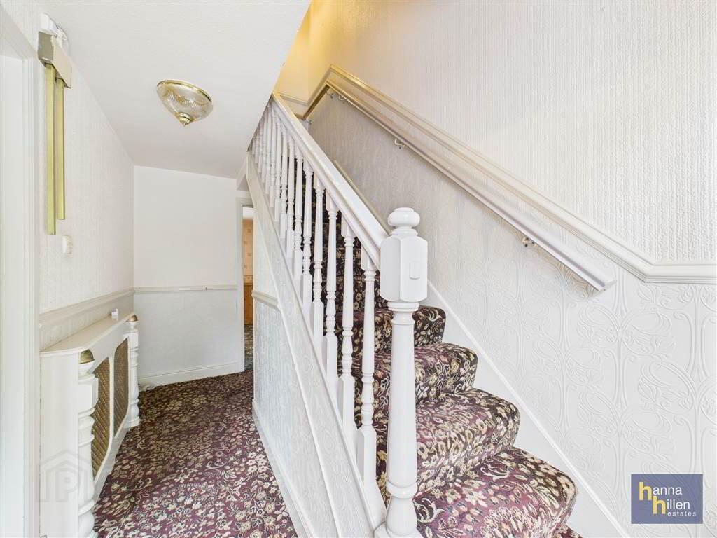 2 Riverside Crescent 2 of 16