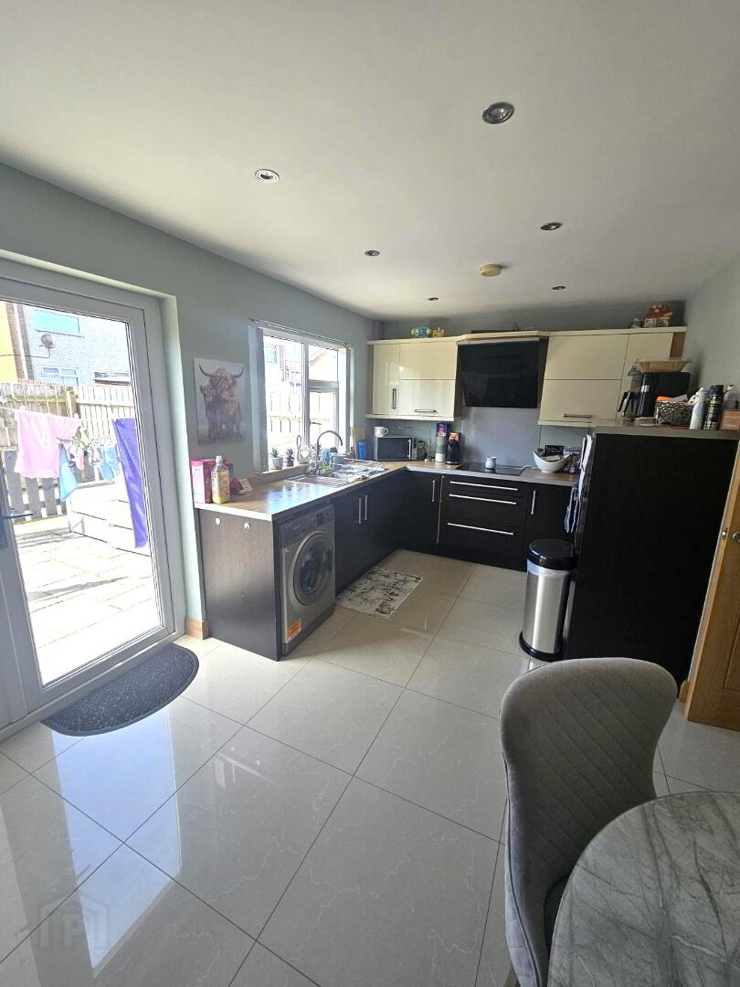 77 Sperrin Park 3 of 7