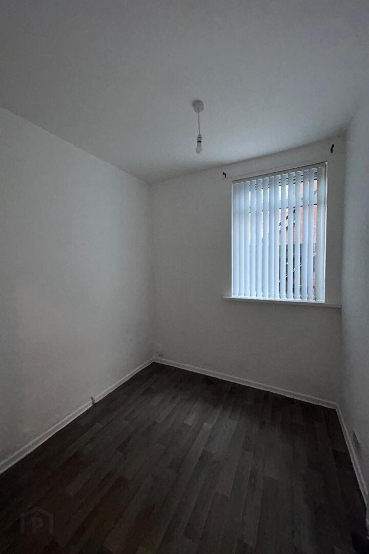 Flat 1, 163 Cliftonpark Avenue 2 of 6