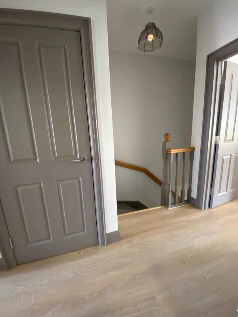 Paddock Lane 8 of 20